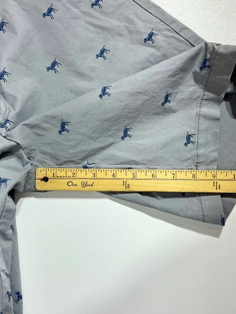 IZOD Mens Size 30 (31) Advantage Performance Shorts with Dog Print Gray Blue
